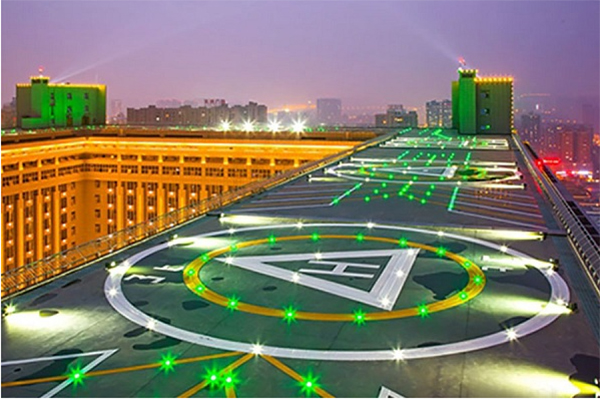 直升机停机坪的上有什么灯，能照射多远呢?